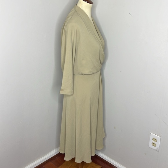 MM Lafleur Femi Dress in Dune Grass - Picture 5 of 10